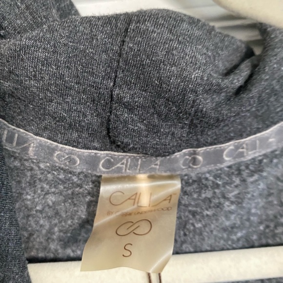 Over sized Calia but Carrie Underwood sweater - Picture 3 of 6